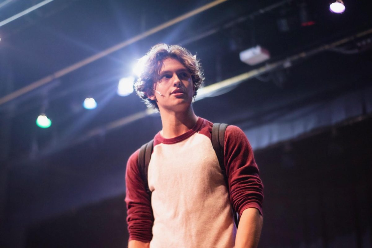 Olsen Burr performing during FEST.